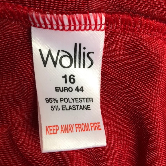 🔵 3/$20 Vintage Wallis red glittered top - Picture 5 of 6